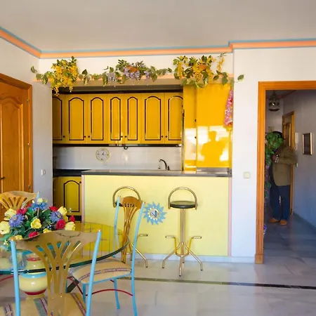 Apartment Lovebeach - Intimate And Romantic Right By The Beach Estepona